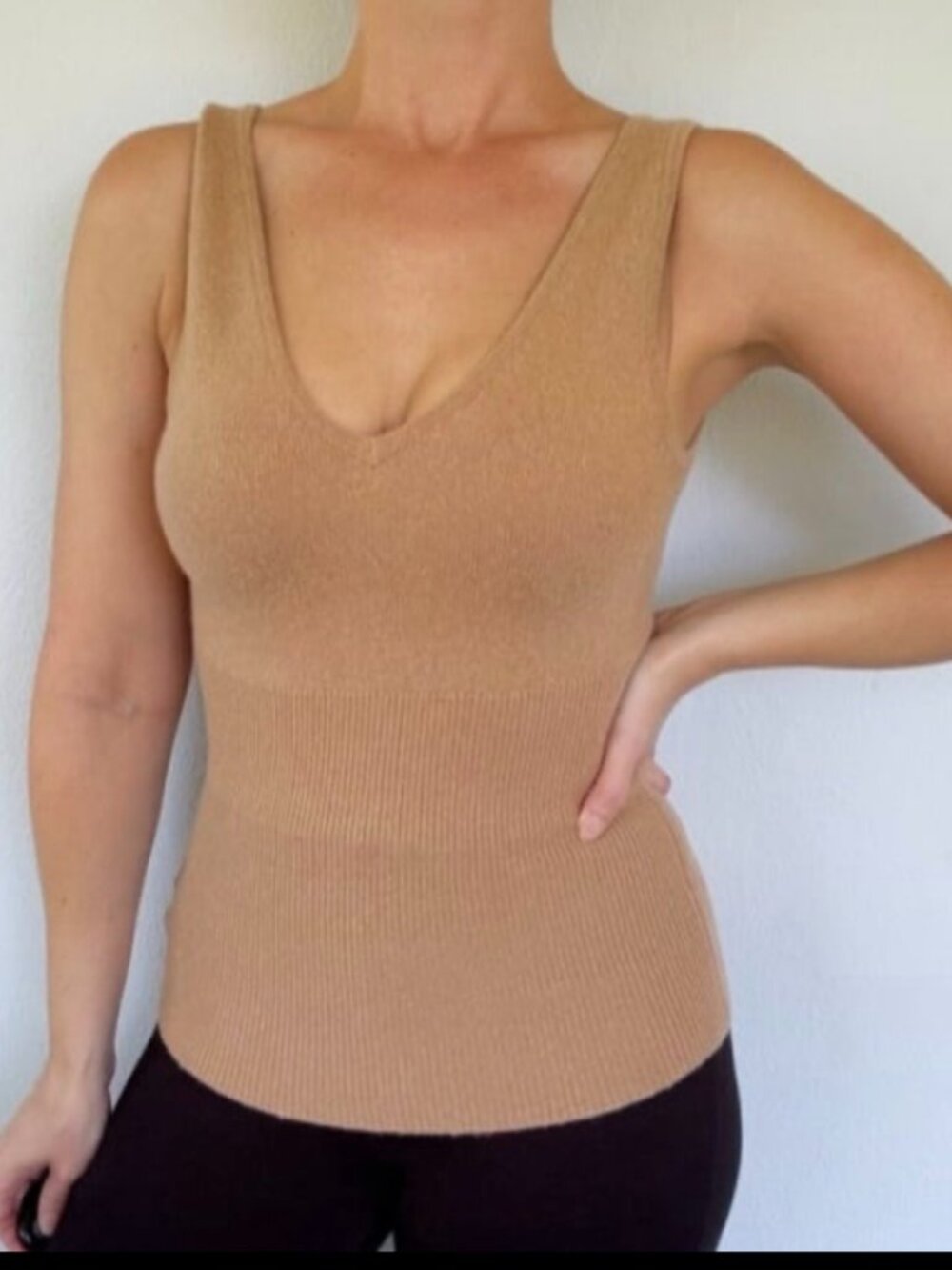 Crush Cashmere Sleeveless V-Neck Top Size Large